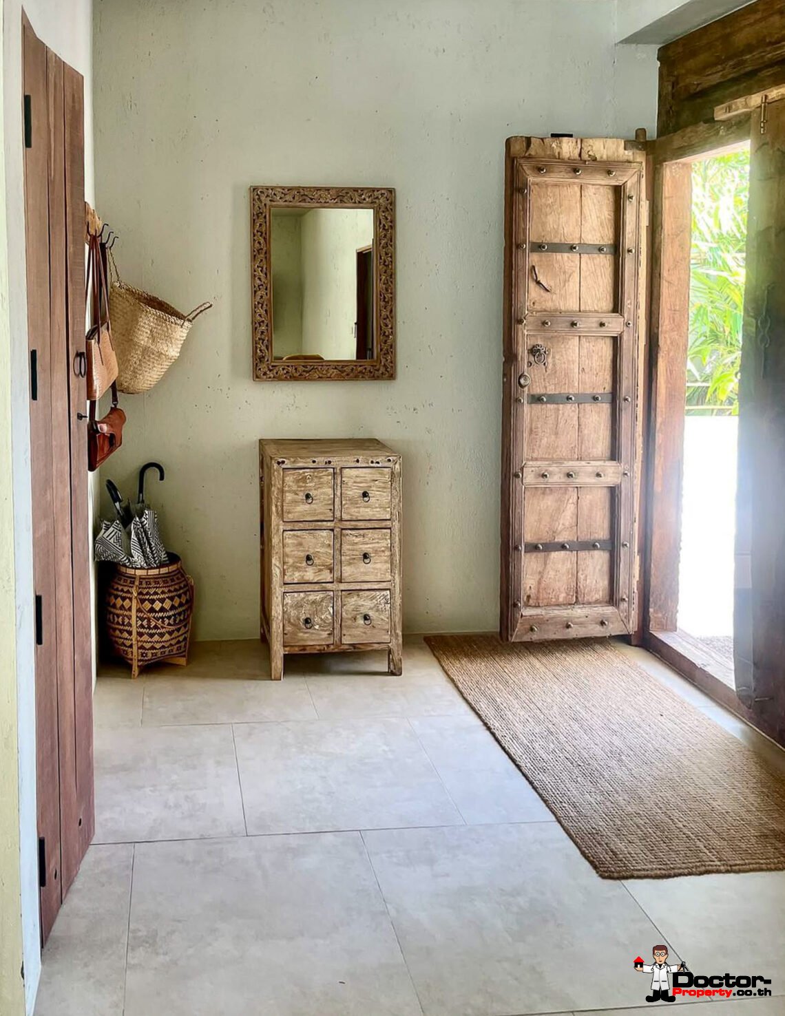 2 Bedroom Pool Villa just 50 metres to the Beach in Leam Sir, Koh Samui – For Sale